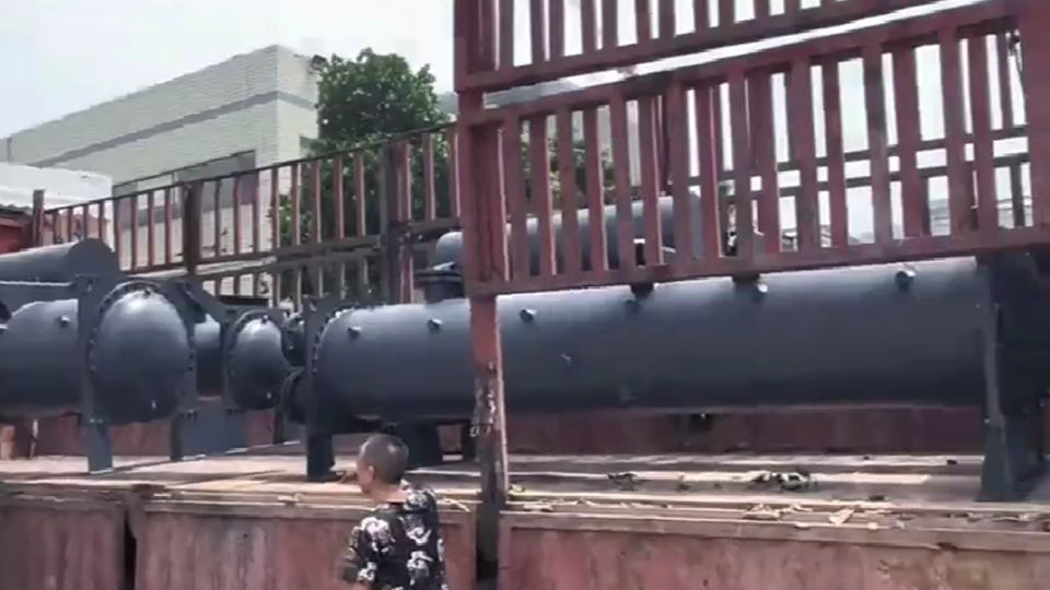 1500KW降膜式冷水机组出货